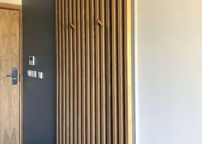 Select - Private Parking Hotel