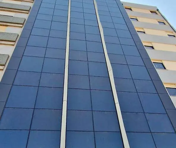 Select - Private Parking 4* Oporto