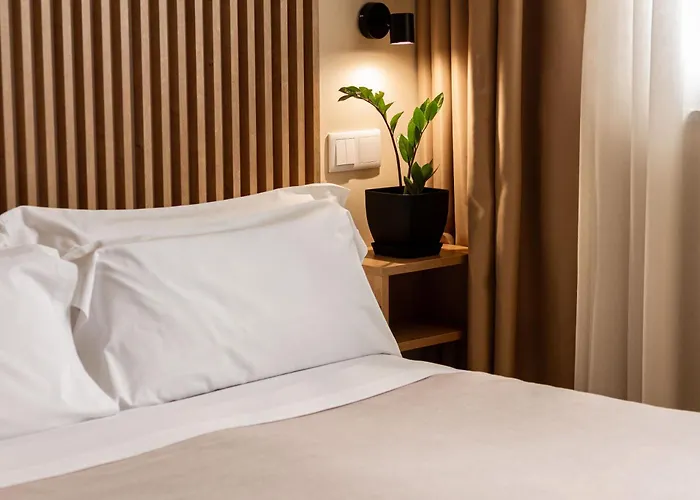 Select - Private Parking 4* Oporto