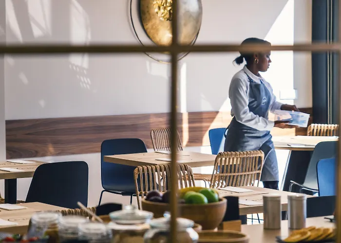 Select - Private Parking 4* Oporto