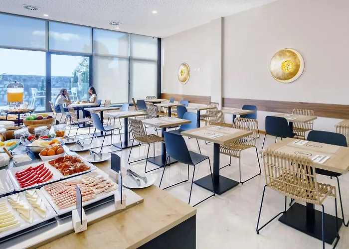 Select - Private Parking Hotel 4*