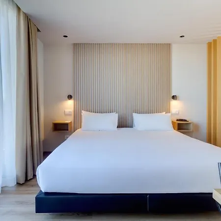Select Hotel