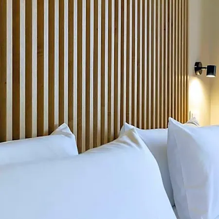 Select Hotell 4*