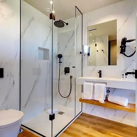 Select Hotell