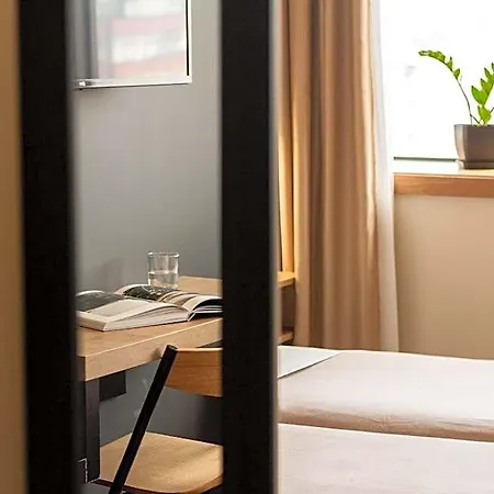 Select Hotell 4*