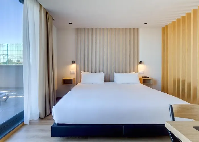 Select - Private Parking Hotel