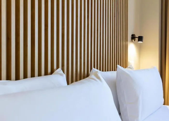 Select - Private Parking 4*