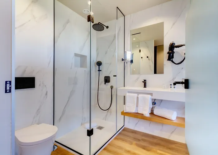 Select - Private Parking Szálloda