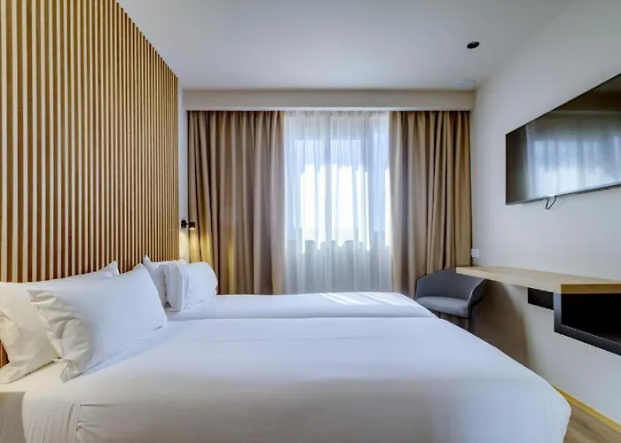 Hotel Select - Private Parking