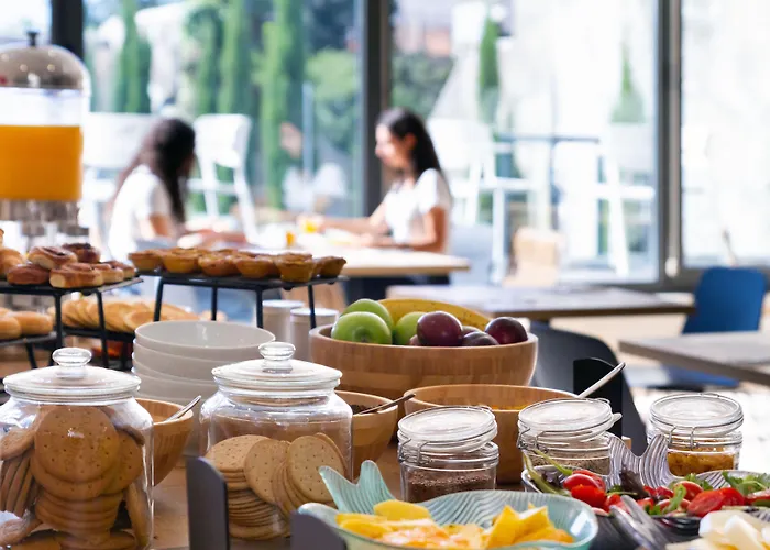 Select - Private Parking Hotel 4*